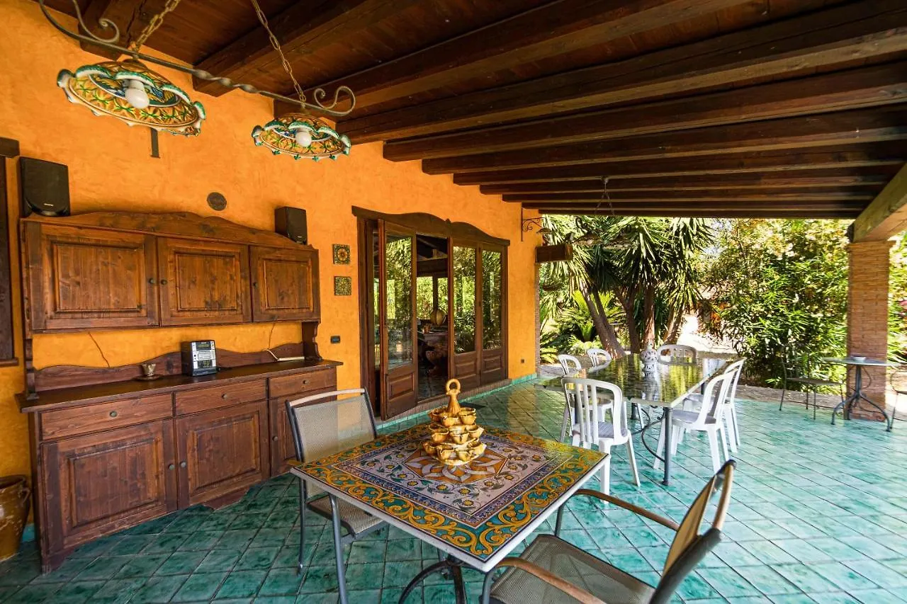 Villa Fratantoni Piana - Villa privata con accesso diretto alla spiaggia Caronia Marina